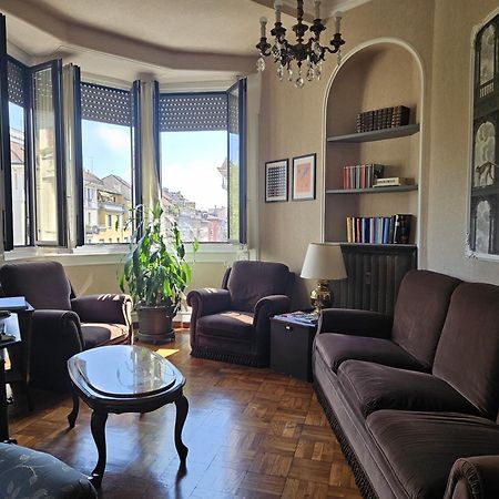 Homegallery - Elegante Appartamento Milanese Екстериор снимка