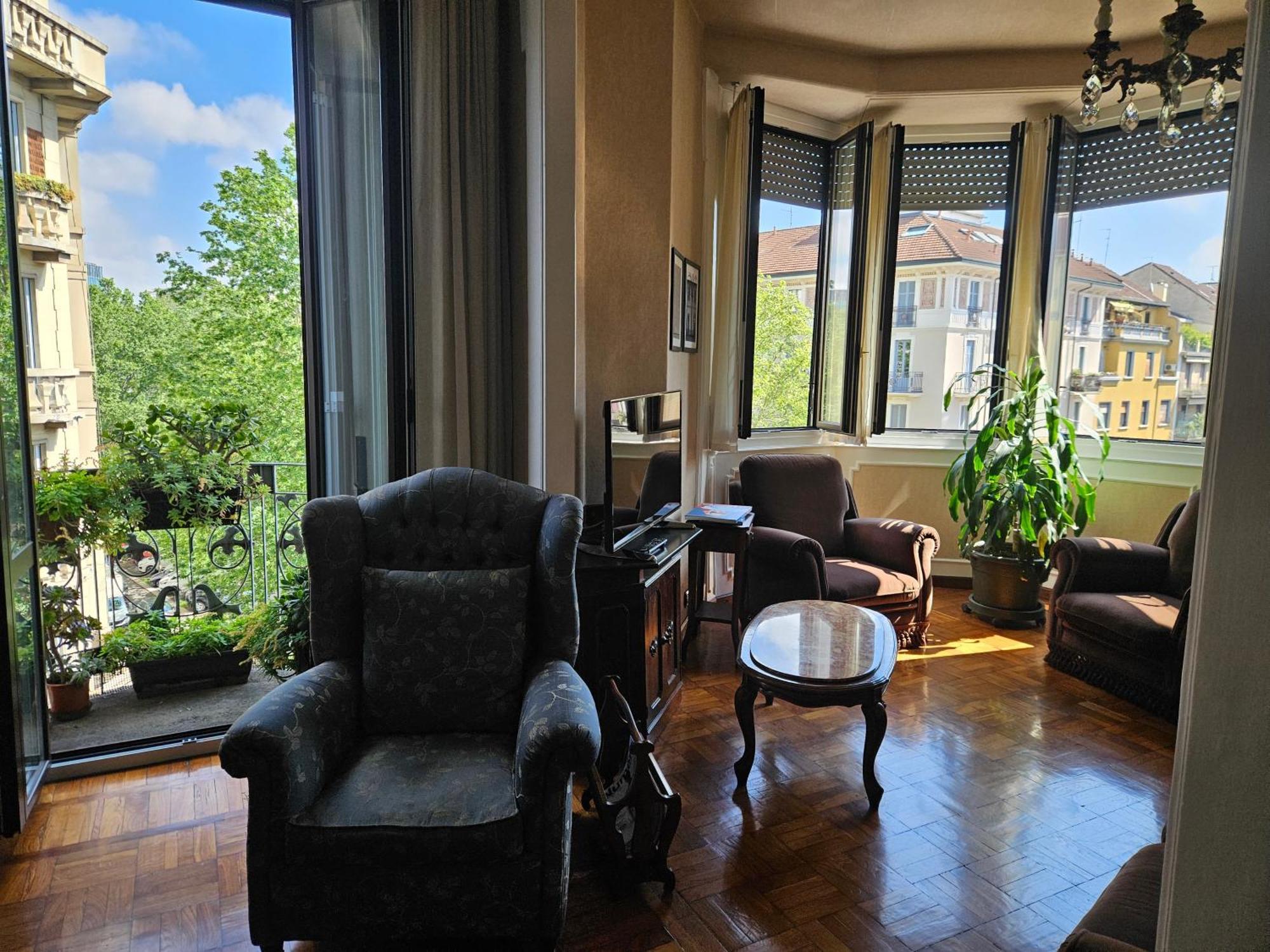 Homegallery - Elegante Appartamento Milanese Екстериор снимка