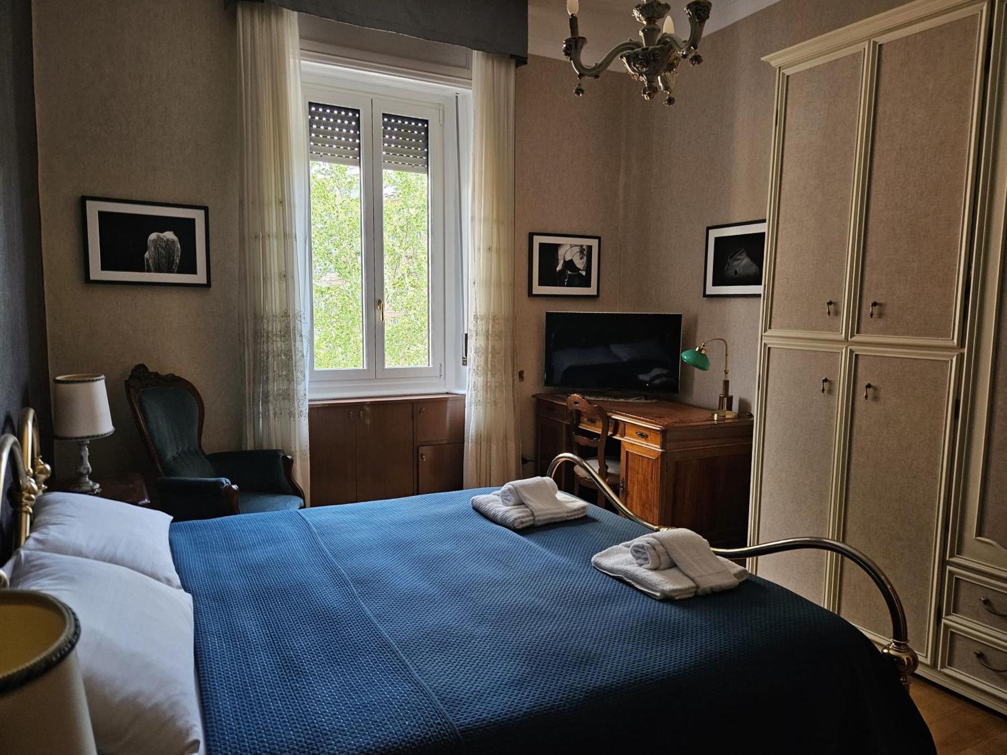 Homegallery - Elegante Appartamento Milanese Екстериор снимка